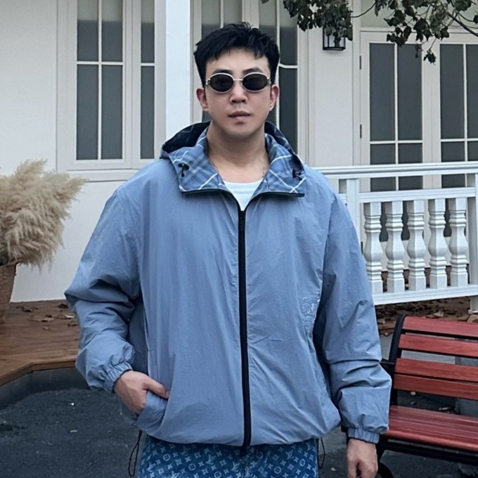 burberry reversible check embroidered hooded jacket